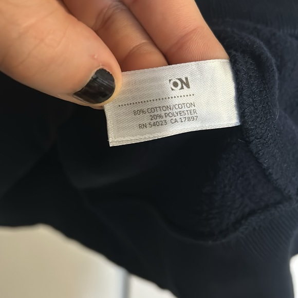 Old Navy ON crewneck sweater - Picture 4 of 7